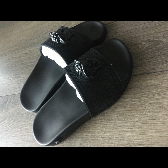 Versace slides - Picture 6 of 6